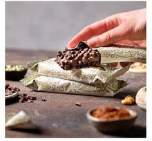 Carica l'immagine nel visualizzatore di Gallery, 15 Barrette proteiche vegan - BROWNIE AL DOPPIO CIOCCOLATO - Alto Contenuto Proteico, a Basso Contenuto di Carboidrati