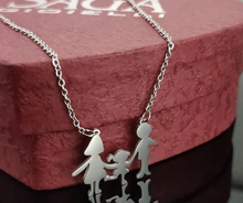 Carica l&#39;immagine nel visualizzatore di Gallery, SAGA GIOIELLI® Collana Donna Bebè Bambina Bambino Family Acciaio
