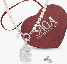 Carica l&#39;immagine nel visualizzatore di Gallery, SAGA GIOIELLI® Collana Donna Perle Ciondolo Iniziale Lettera Alfabeto Confezione Regalo Festa Della Mamma
